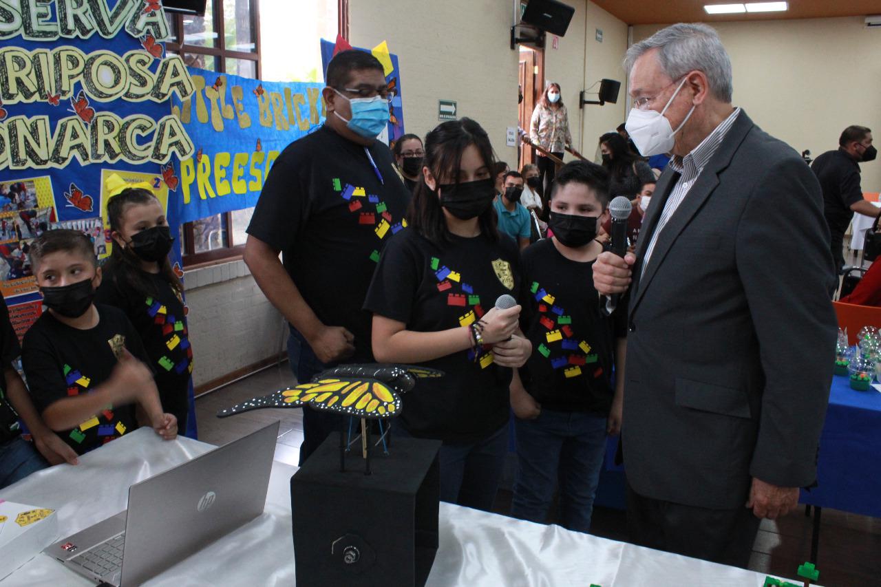 001 ESTUDIANTES COAHUILENSES CON APTITUDES SOBRESALIENTES EXPONEN TRABAJOS