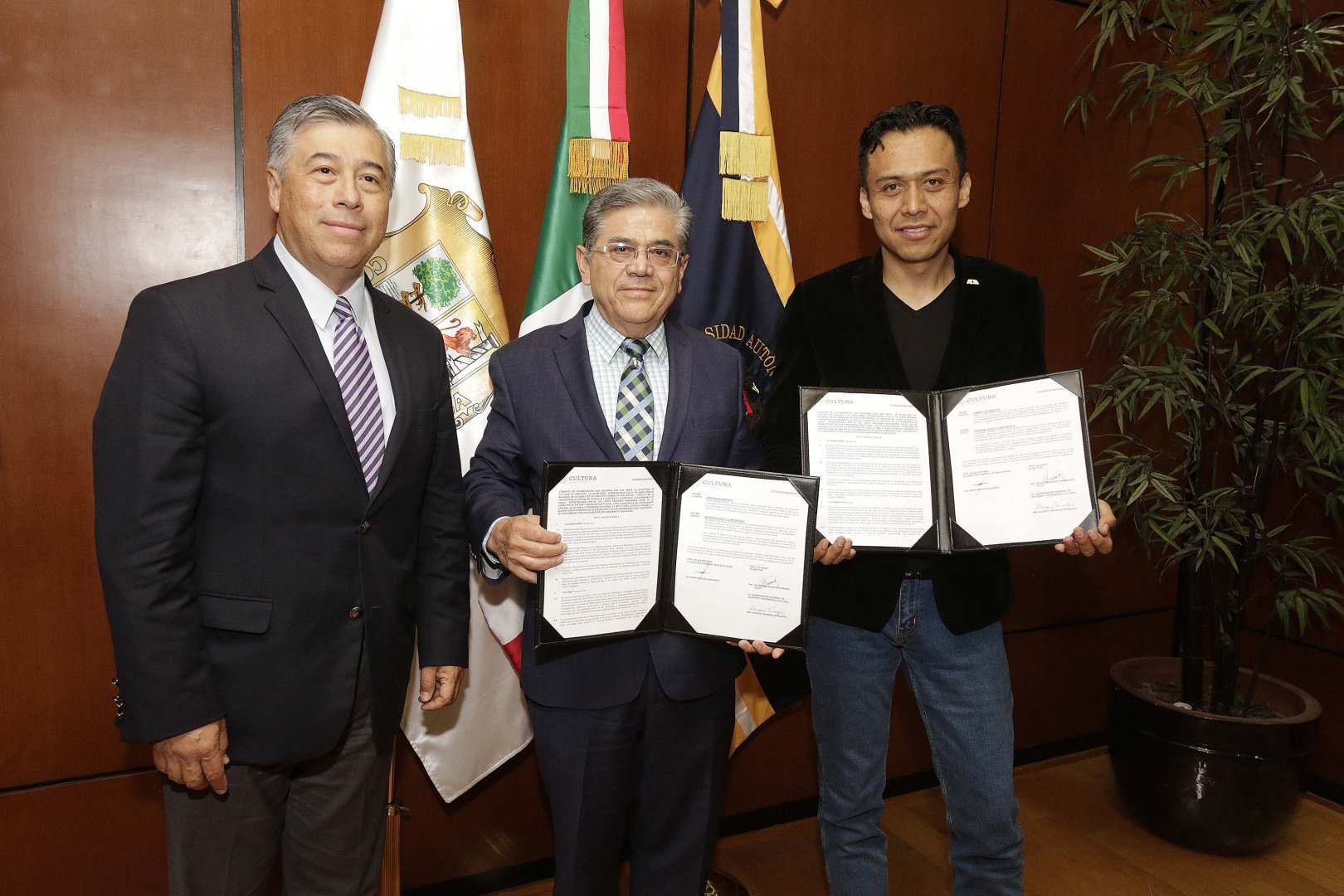 phoca_thumb_l_firma de convenio con la coordinacion nacional de bibliotecas 9