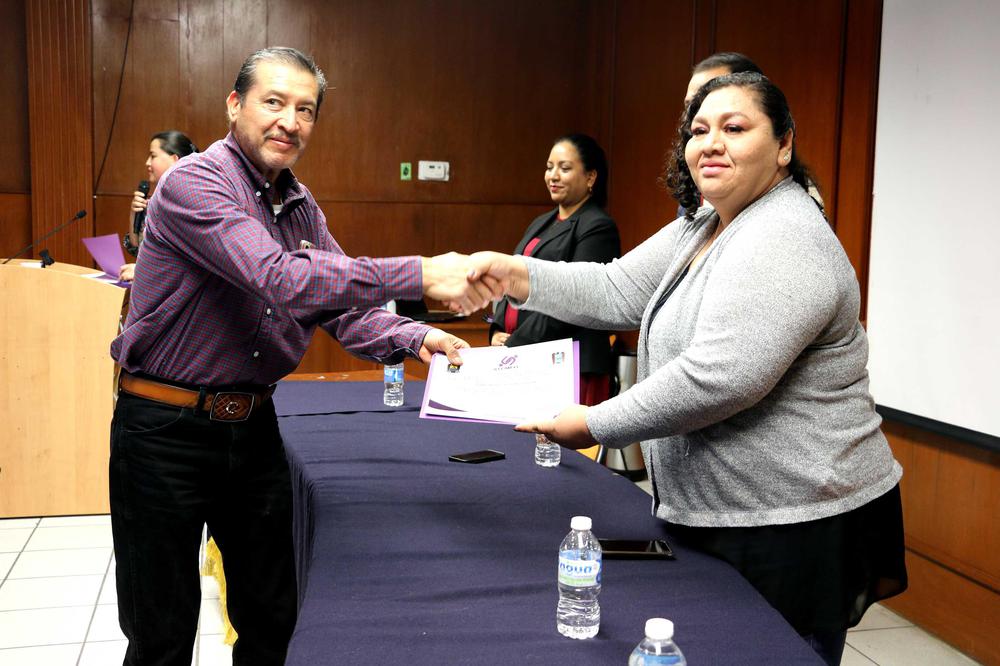 Entrega Constancias Taller IIECAM _9