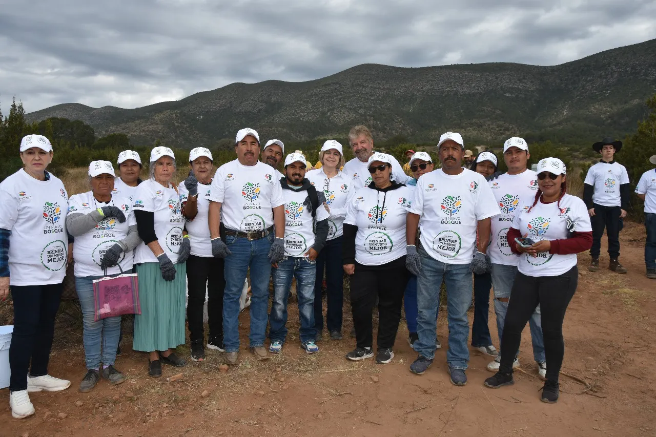 002 FUNDACIO?N AZTECA, HEINEKEN Y SMA SUMA N ESFUERZOS POR UN COAHUILA MÁS VERDE