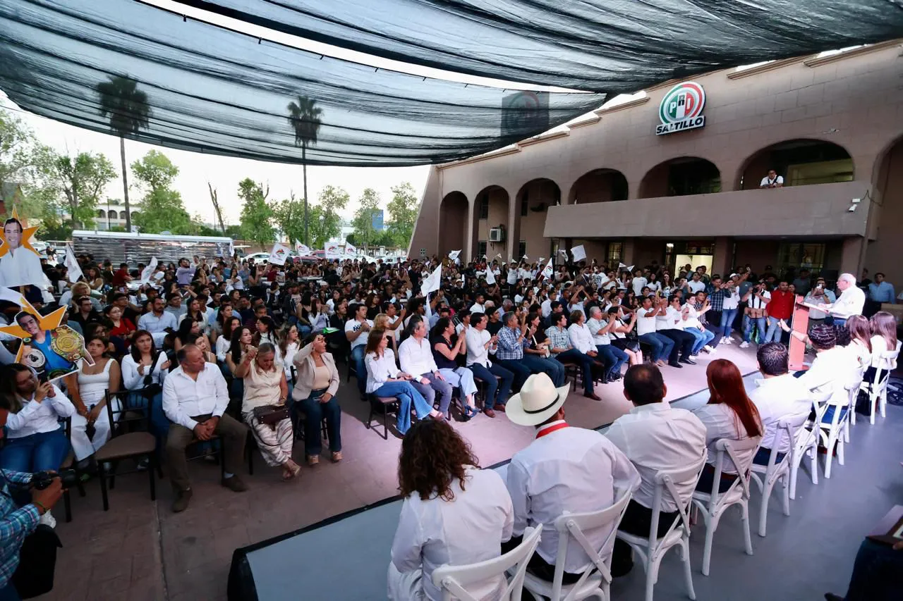 Reconocen a juventud priista (3)